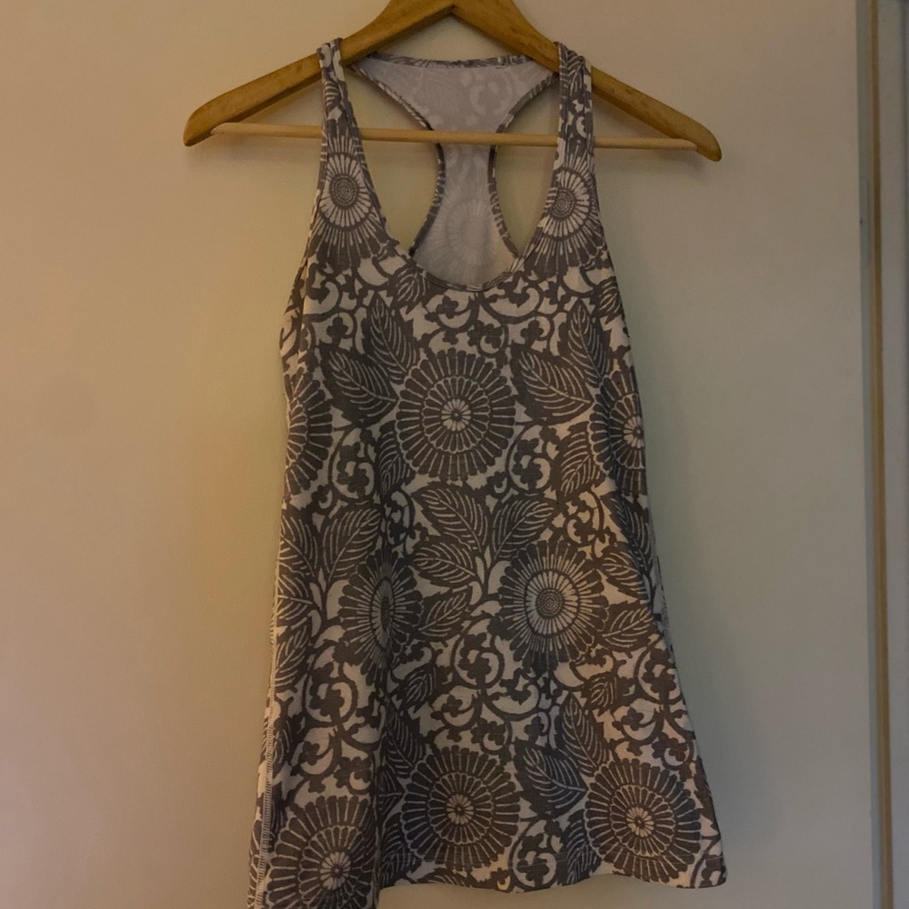 Lululemon athletica racer back tank top with gray and white pattern